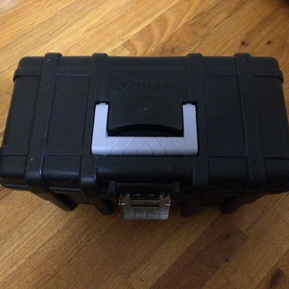 Toolbox - Picture 5 of 8